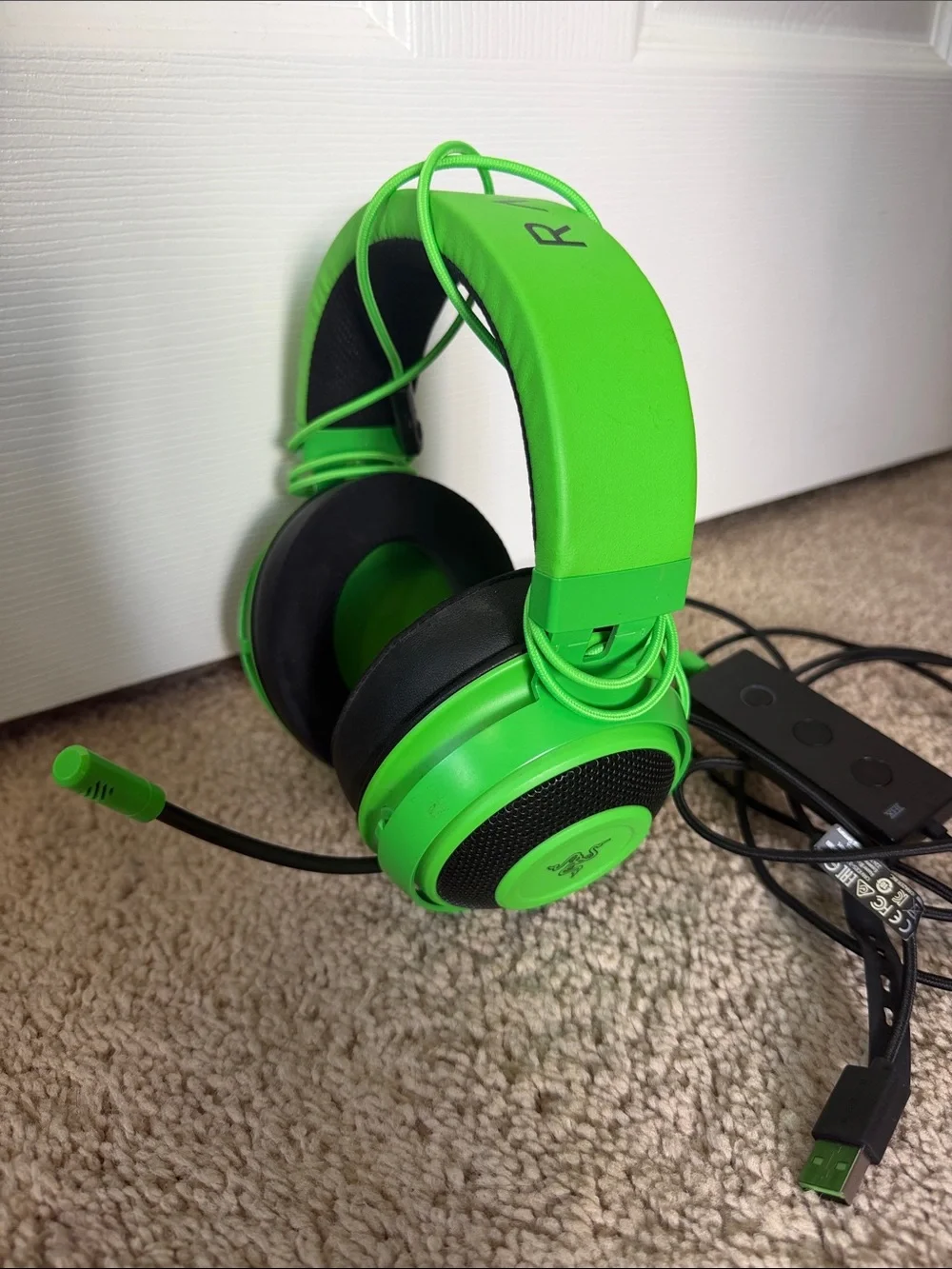 Razer Green Wired Over-Ear Gaming Headset with Inline Controller